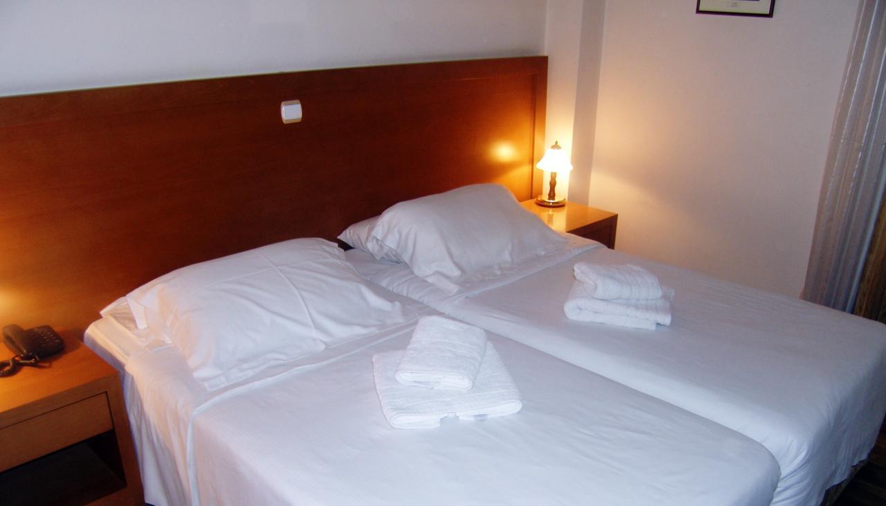 אתונה Theoxenia Hotel מראה חיצוני תמונה