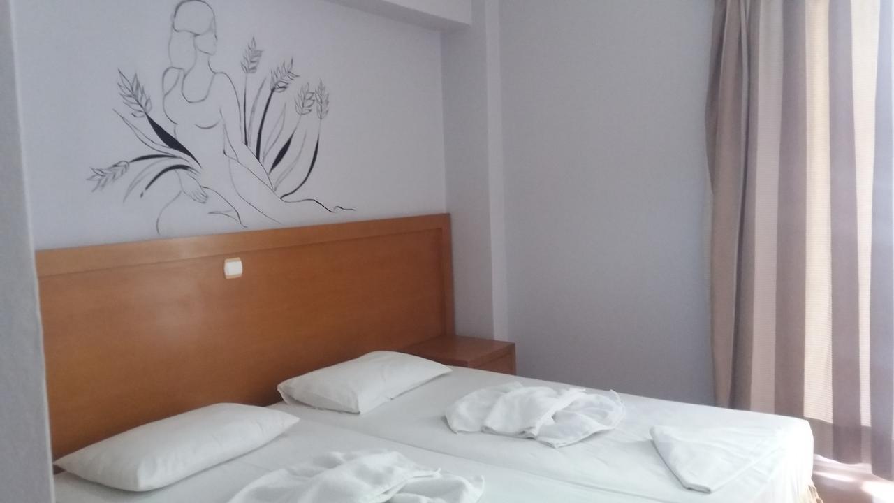 אתונה Theoxenia Hotel מראה חיצוני תמונה