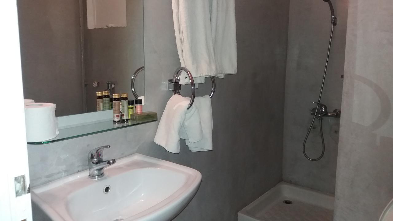 אתונה Theoxenia Hotel מראה חיצוני תמונה