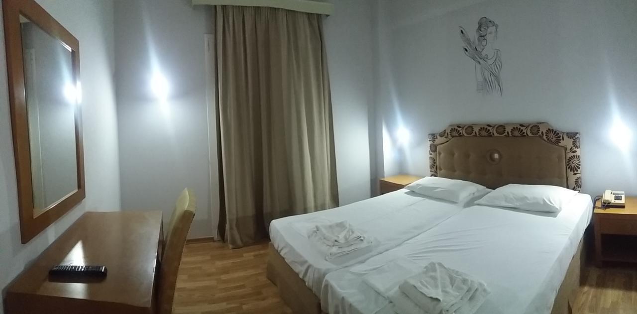 אתונה Theoxenia Hotel מראה חיצוני תמונה